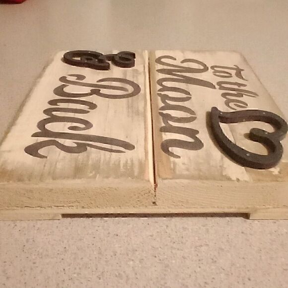 ⭐️5/$25 To The Moon & Back wall hanging sign - Picture 7 of 7